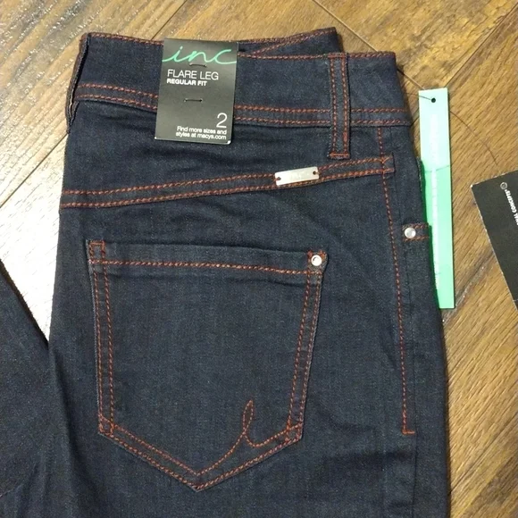 INC Flare Leg - Picture 3 of 4